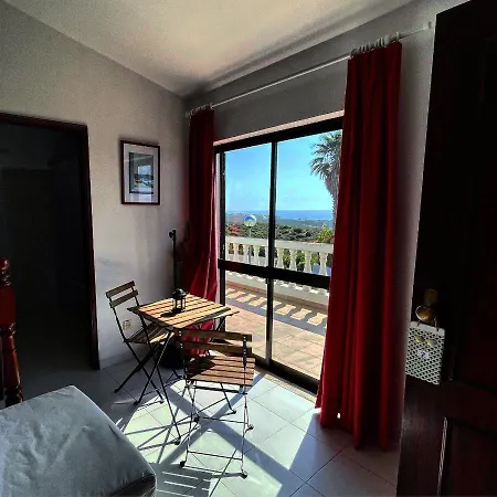 Monte Na Guest house *